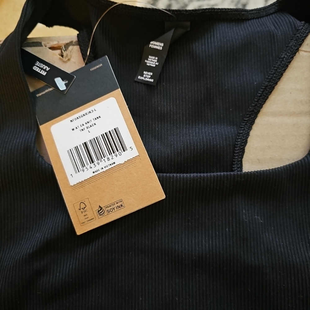 The North Face Black Ribbed Racerback Sports Bra - Picture 4 of 6